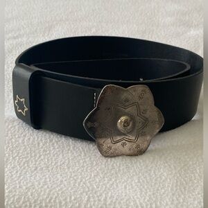 Harold’s Belt Women’s 30-34” Black Leather Ornate Silvery Buckle Made In Italy